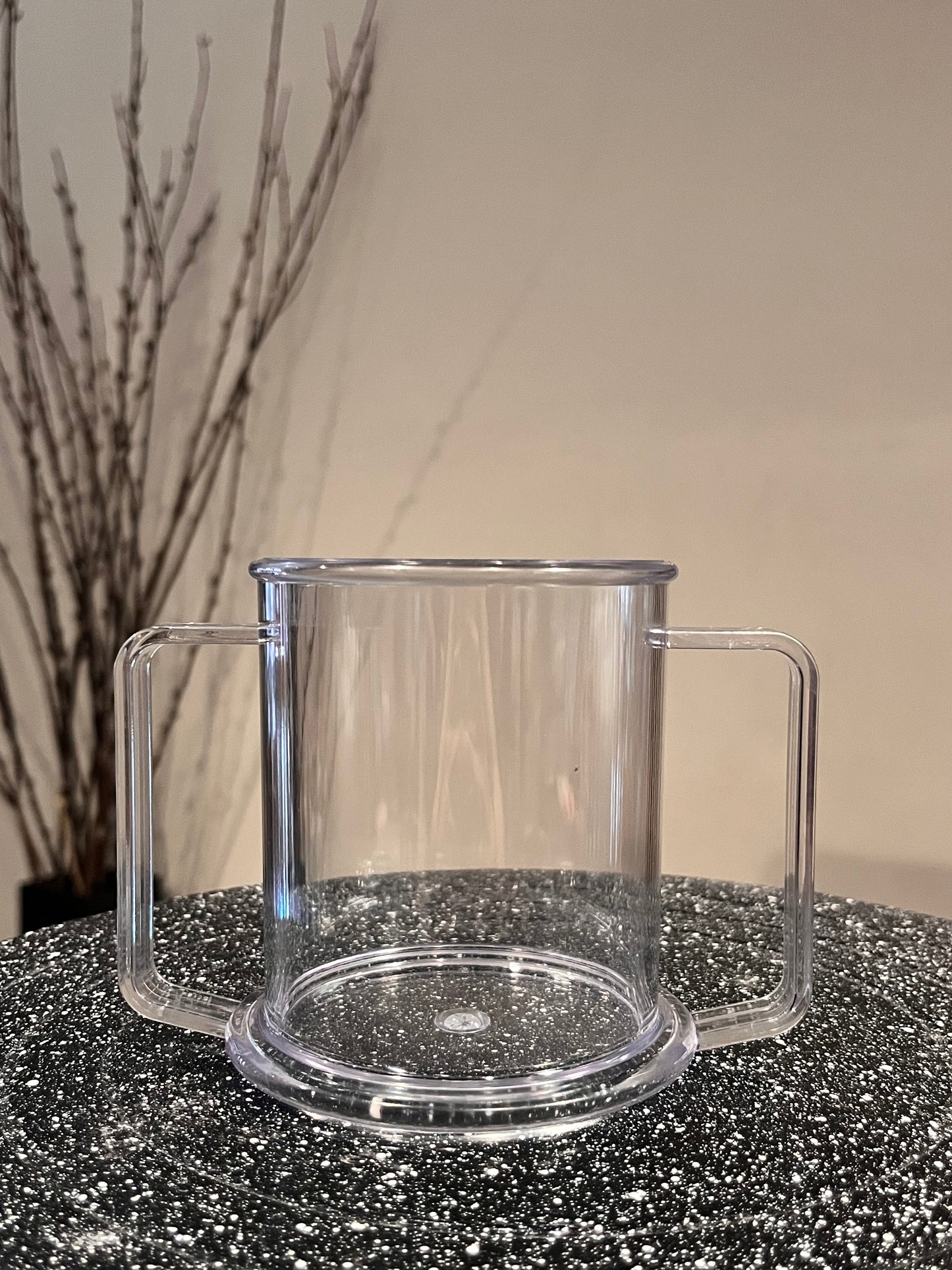 Independent drinking cup